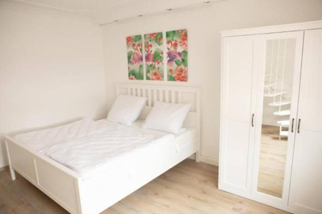 Villa Bruehl Mitte, Neu Renoviertes Haus Extérieur photo