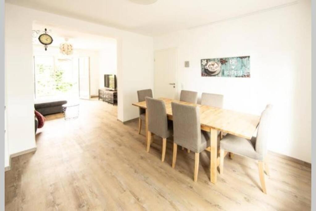 Villa Bruehl Mitte, Neu Renoviertes Haus Extérieur photo